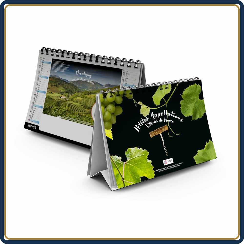 CHEVALET VENDANGES 7 FEUILLETS - 2027 | Le Calendrier Pub